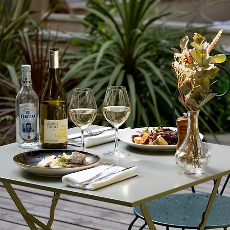 アパートホテル Maison Montgrand-vieux Port 4*